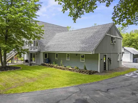 19 North Road North Hampton NH 03862
