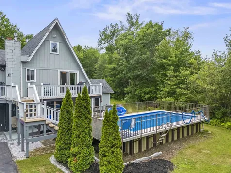 19 North Road North Hampton NH 03862