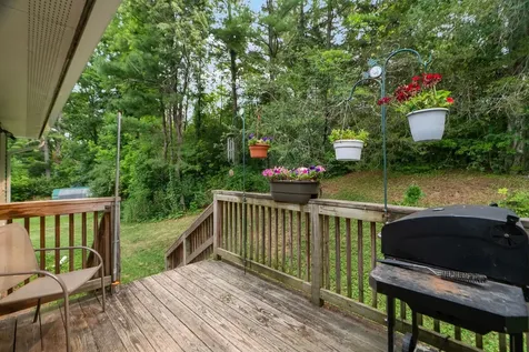28 Booth Woods Vergennes VT 05491