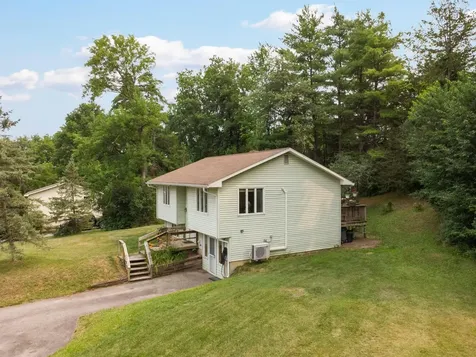 28 Booth Woods Vergennes VT 05491