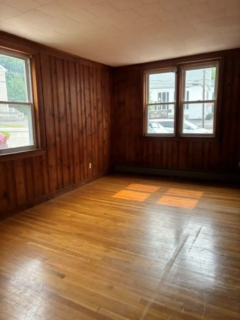 8 Dale Street Wilton NH 03086