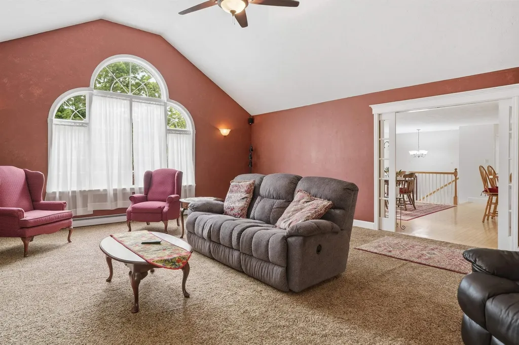 6 Birch Court Raymond NH 03077