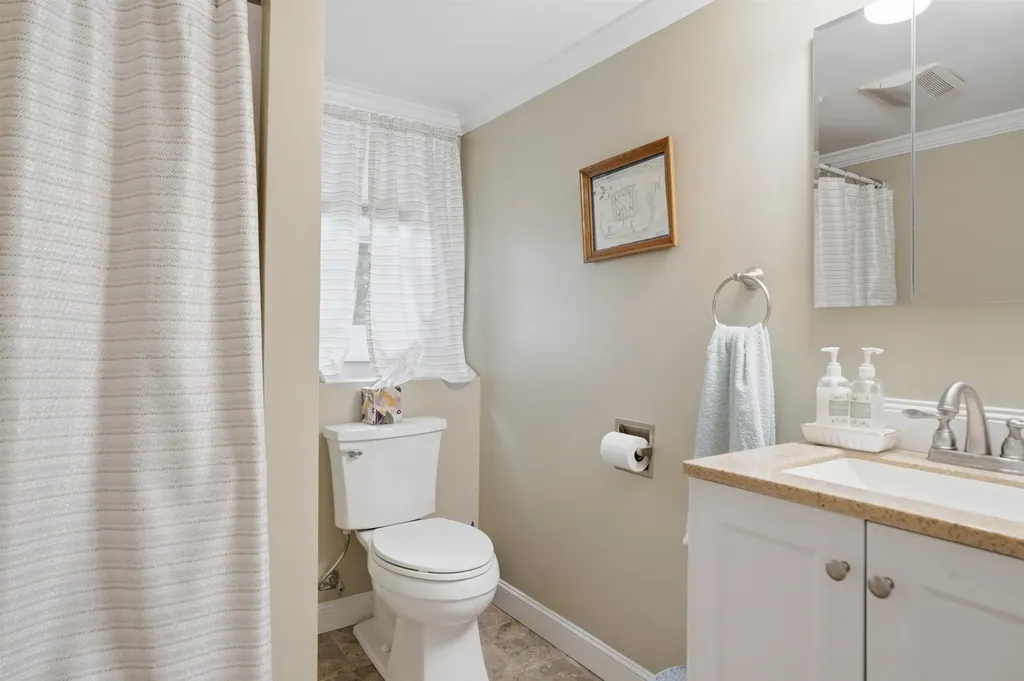 6 Birch Court Raymond NH 03077