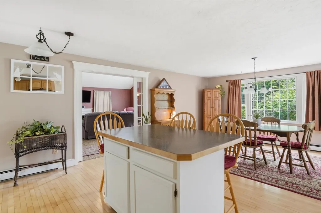 6 Birch Court Raymond NH 03077
