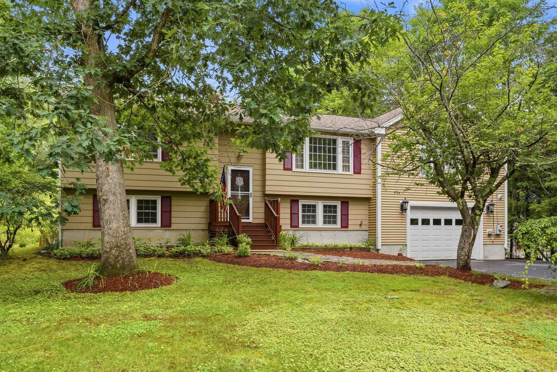 6 Birch Court Raymond NH 03077