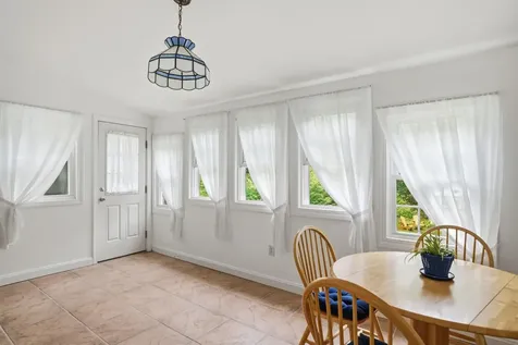 6 Birch Court Raymond NH 03077