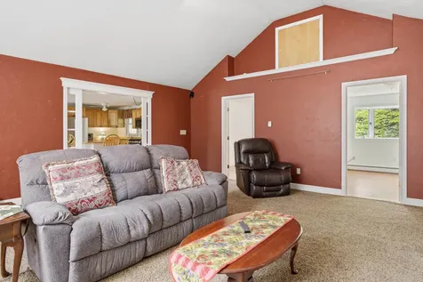 6 Birch Court Raymond NH 03077