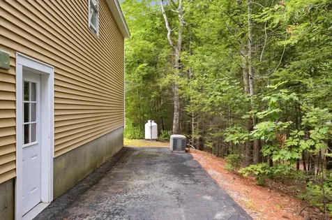 6 Birch Court Raymond NH 03077