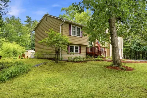 6 Birch Court Raymond NH 03077