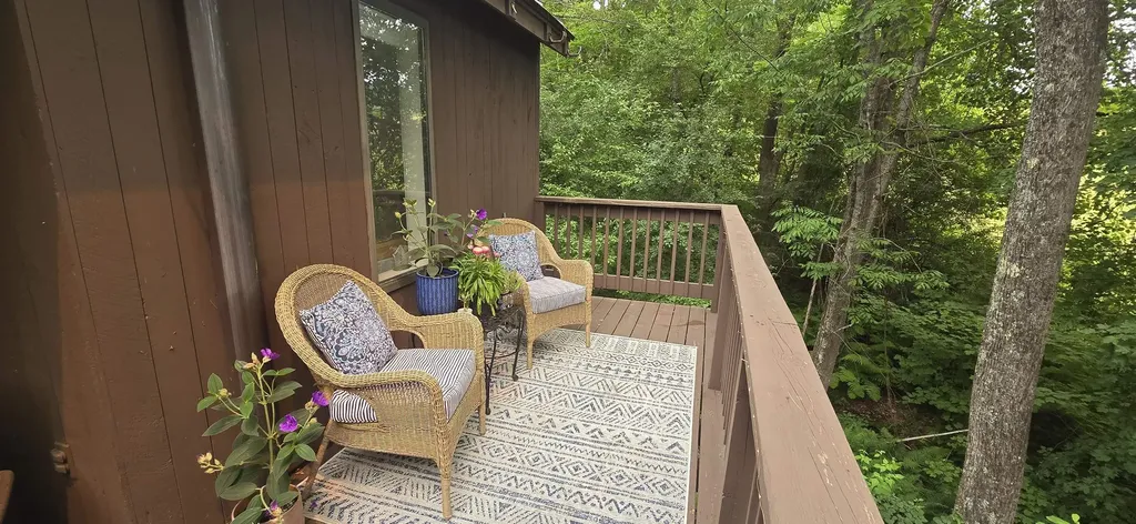 445 Old Quechee Road Hartford VT 05059