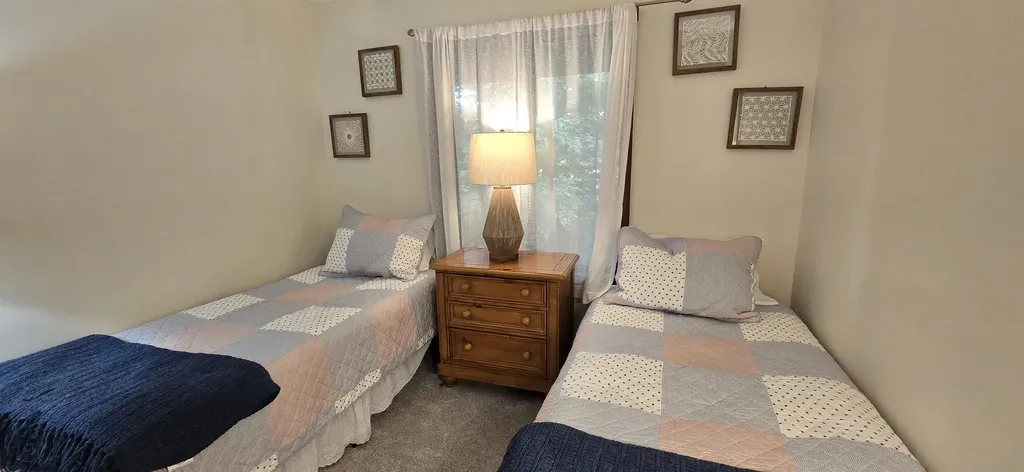 445 Old Quechee Road Hartford VT 05059