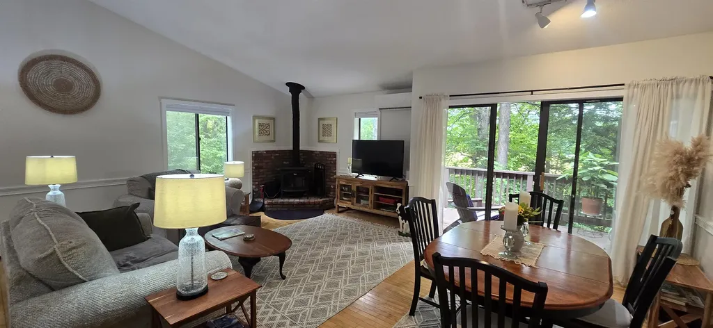 445 Old Quechee Road Hartford VT 05059