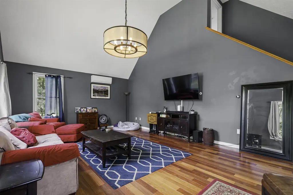 124 Eastside Drive Concord NH 03301