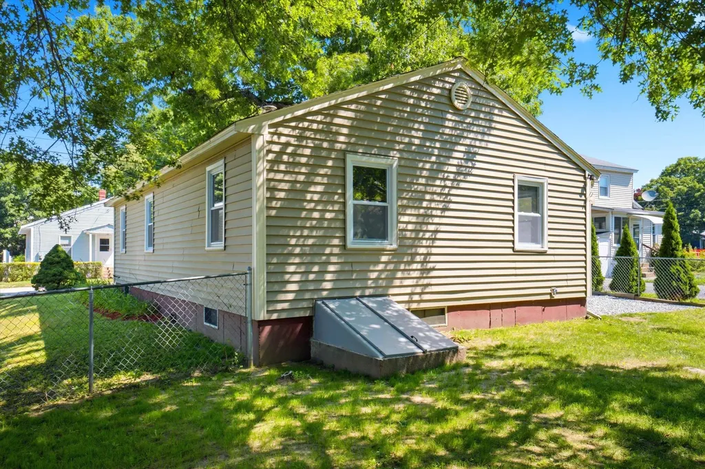60 W Elmwood Avenue Manchester NH 03103