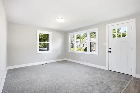 60 W Elmwood Avenue Manchester NH 03103