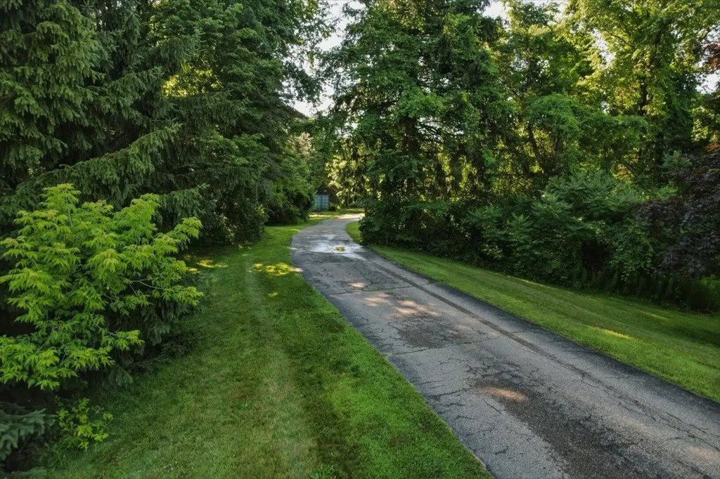 527 Heineberg Drive Colchester VT 05446