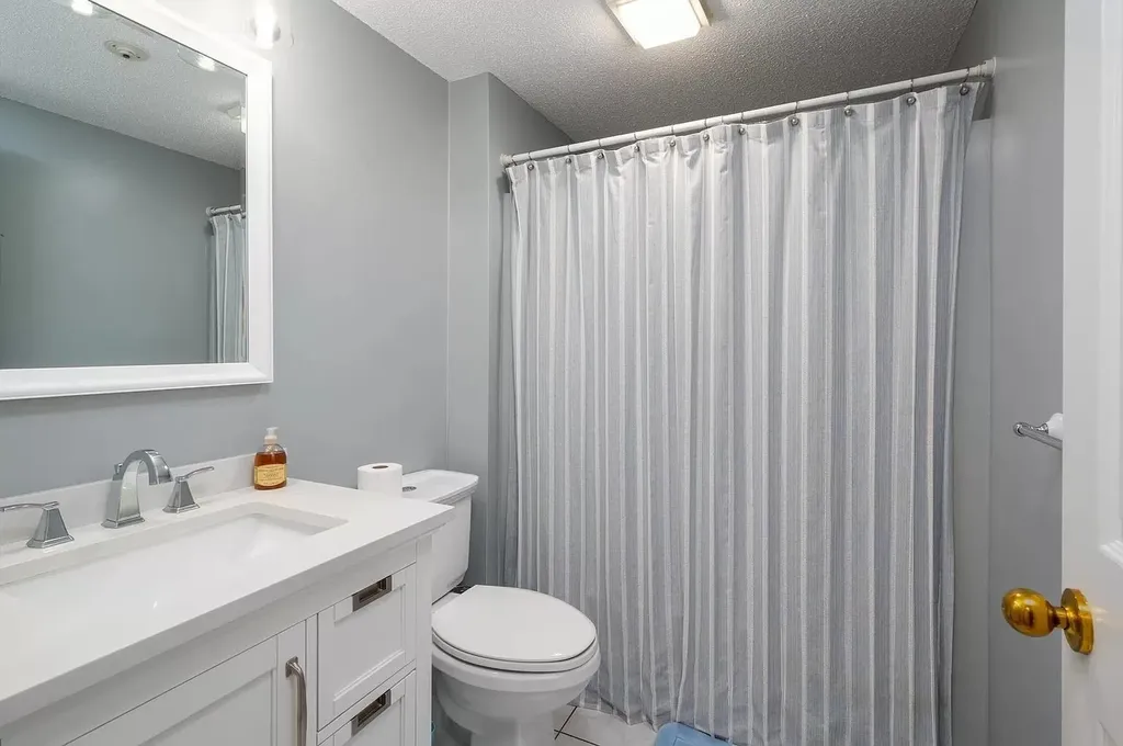 3 Williamsburg Circle Laconia NH 03254
