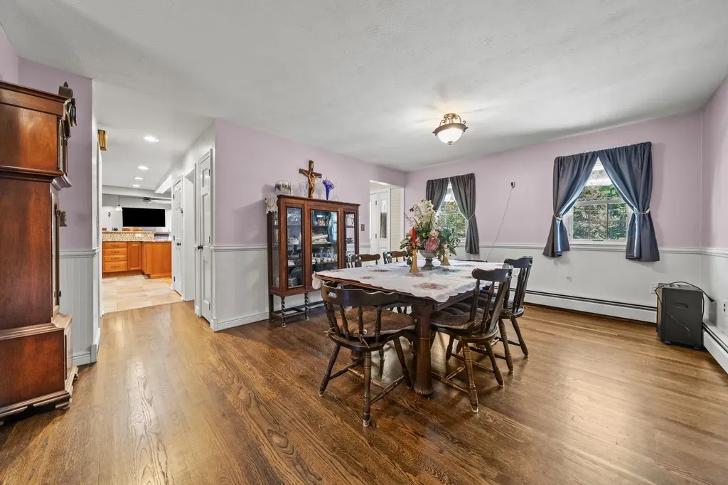 8 Forest Street Londonderry NH 03053