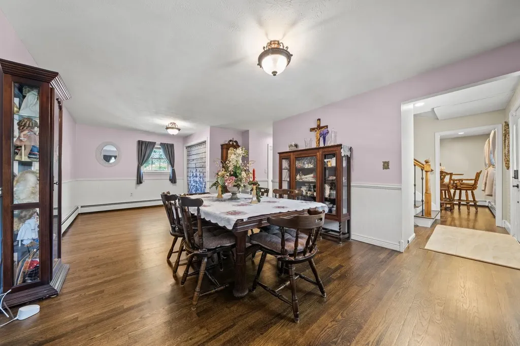 8 Forest Street Londonderry NH 03053