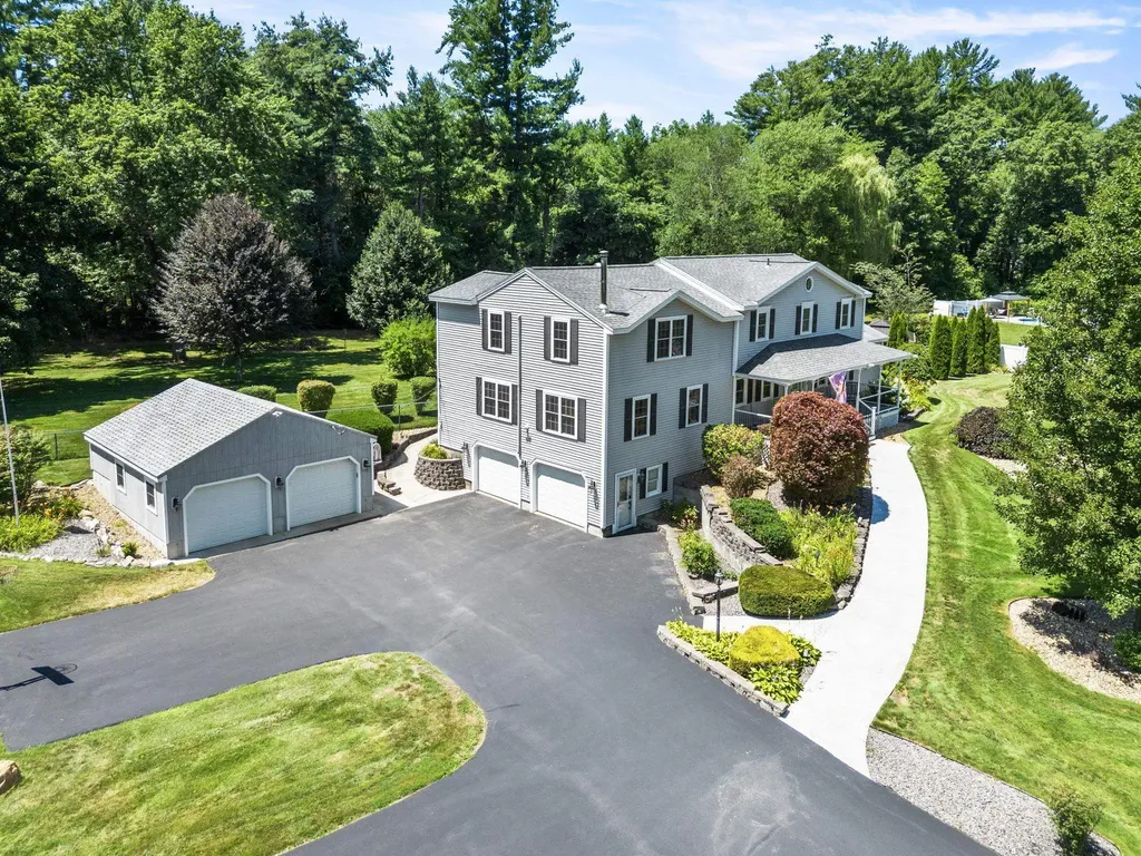 8 Forest Street Londonderry NH 03053