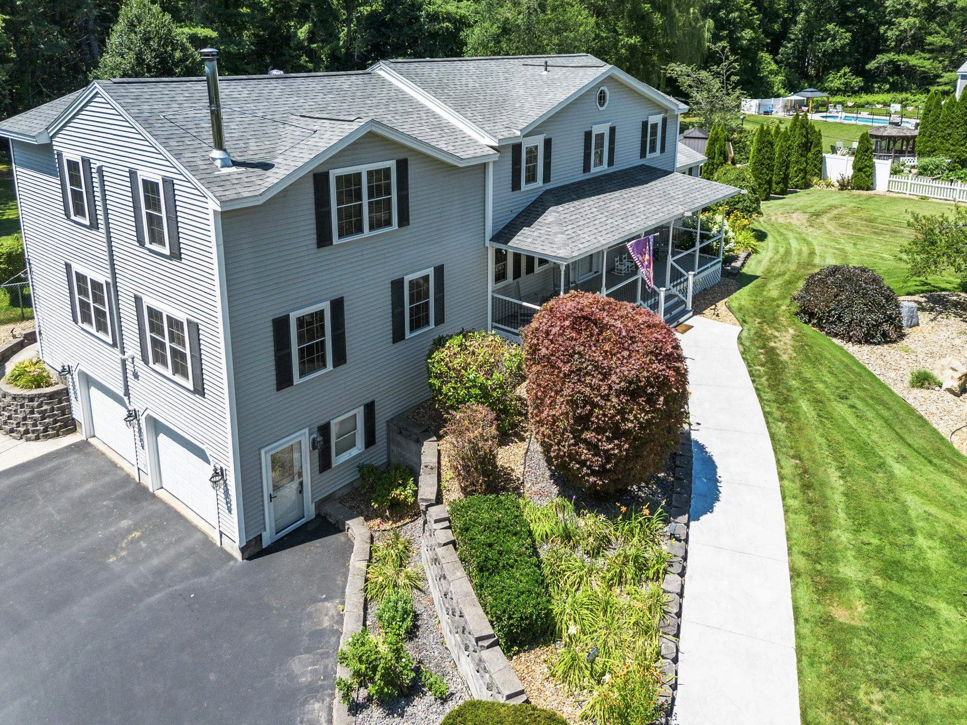 8 Forest Street Londonderry NH 03053