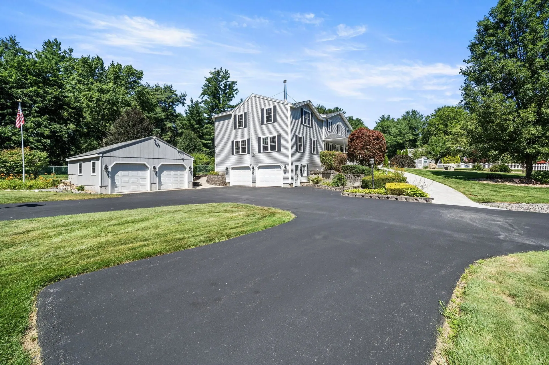 8 Forest Street Londonderry NH 03053