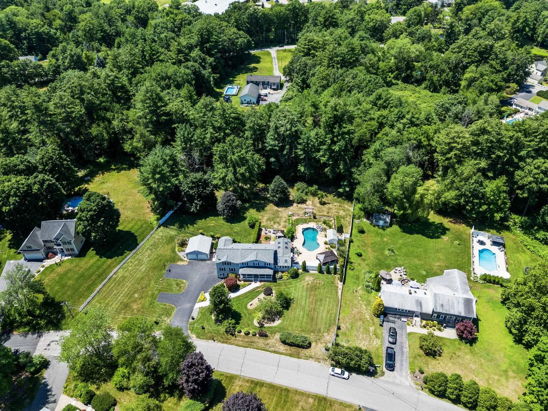 8 Forest Street Londonderry NH 03053