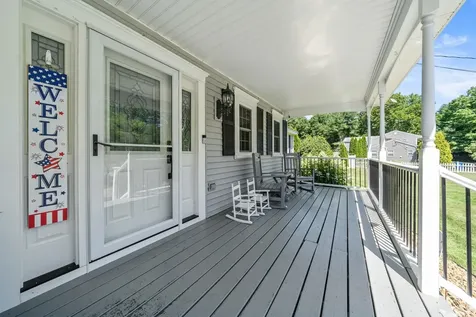 8 Forest Street Londonderry NH 03053