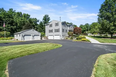8 Forest Street Londonderry NH 03053