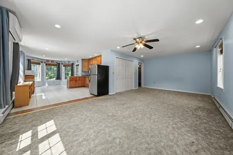 8 Forest Street Londonderry NH 03053