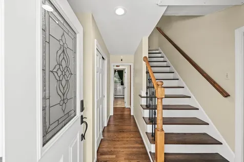 8 Forest Street Londonderry NH 03053