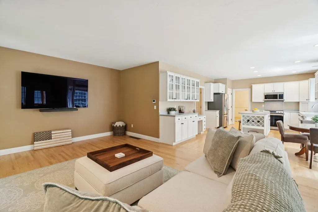14 Whittier Drive Bow NH 03304