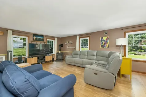 13 Durell Drive Newmarket NH 03857