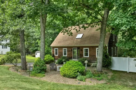 13 Durell Drive Newmarket NH 03857