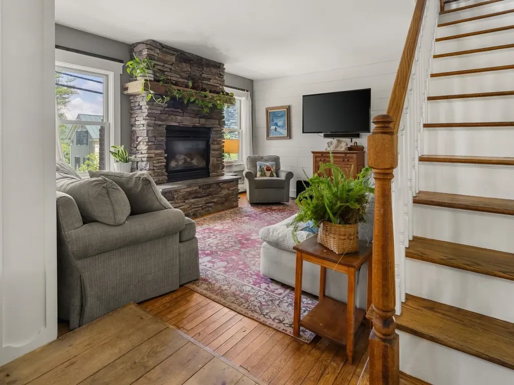 856 Pucker Street Stowe VT 05672
