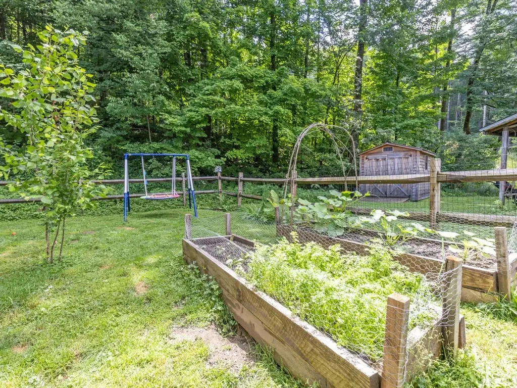 856 Pucker Street Stowe VT 05672
