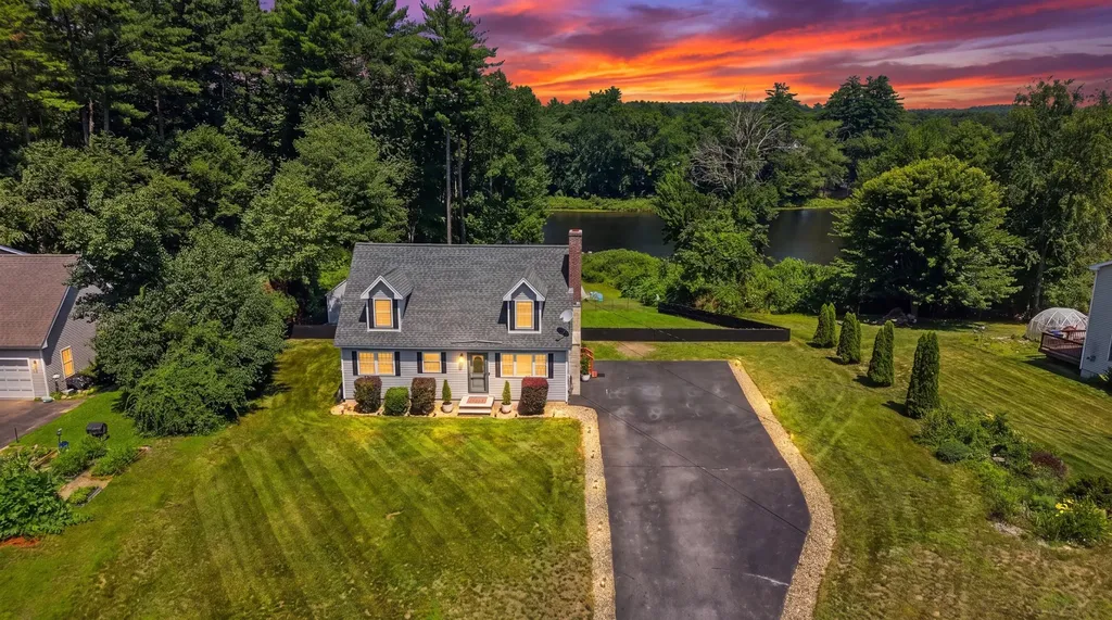 27 Old Manchester Road Raymond NH 03077