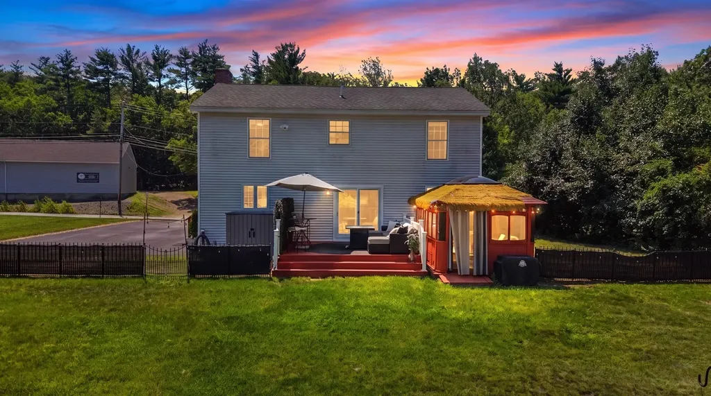 27 Old Manchester Road Raymond NH 03077