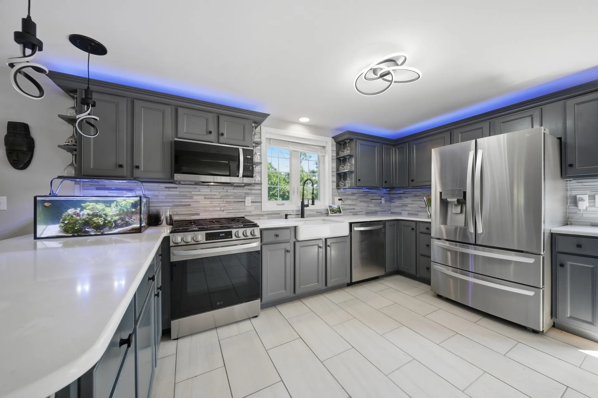 27 Old Manchester Road Raymond NH 03077