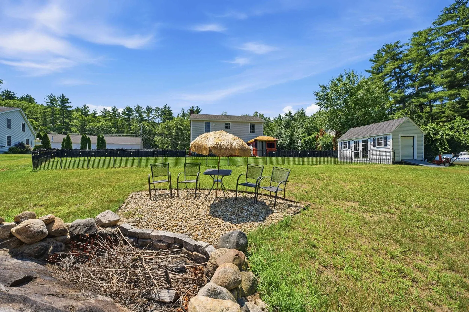 27 Old Manchester Road Raymond NH 03077