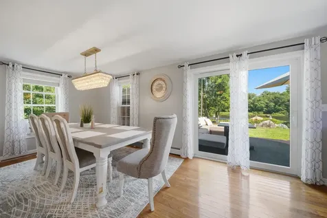 27 Old Manchester Road Raymond NH 03077