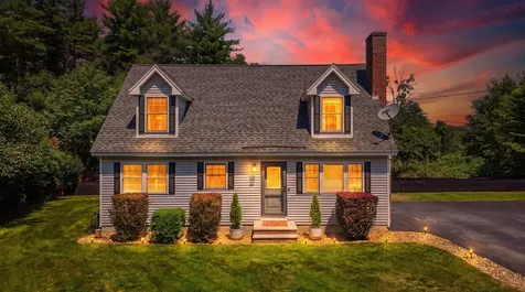 27 Old Manchester Road Raymond NH 03077