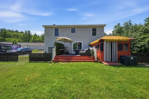 27 Old Manchester Road Raymond NH 03077