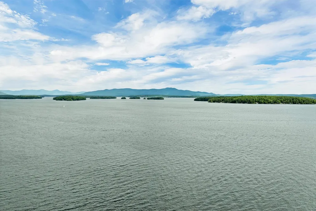 101 Belknap Point Road Gilford NH 03249