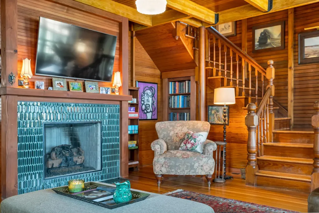 101 Belknap Point Road Gilford NH 03249