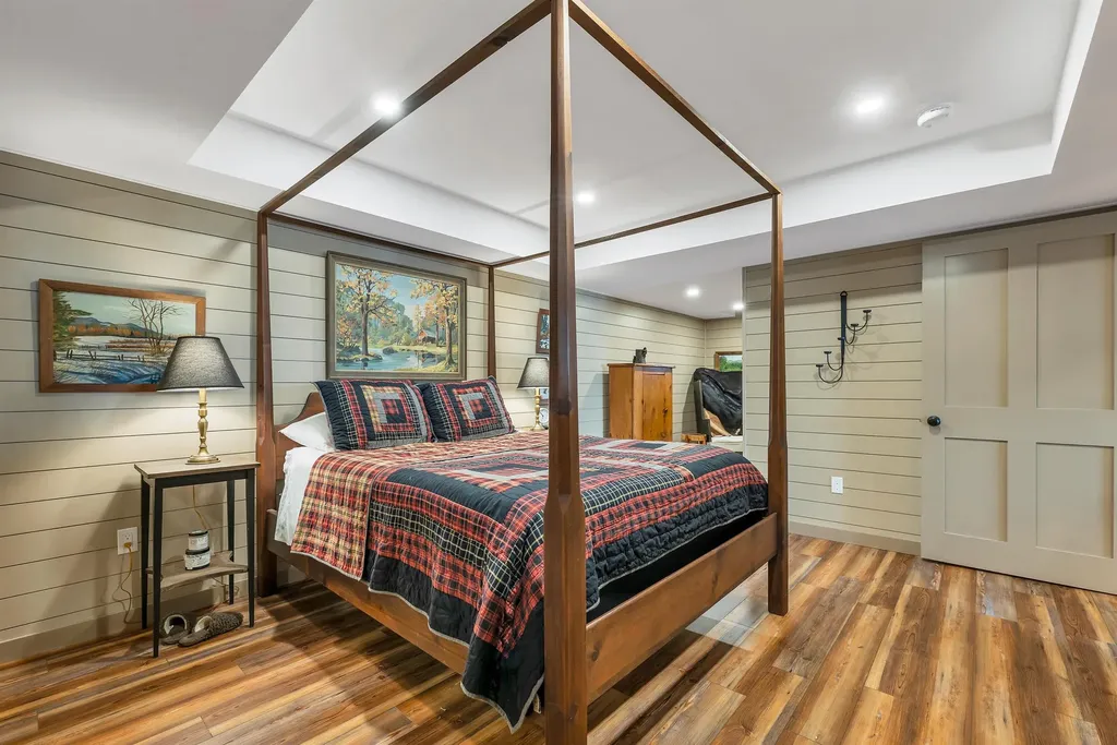 101 Belknap Point Road Gilford NH 03249