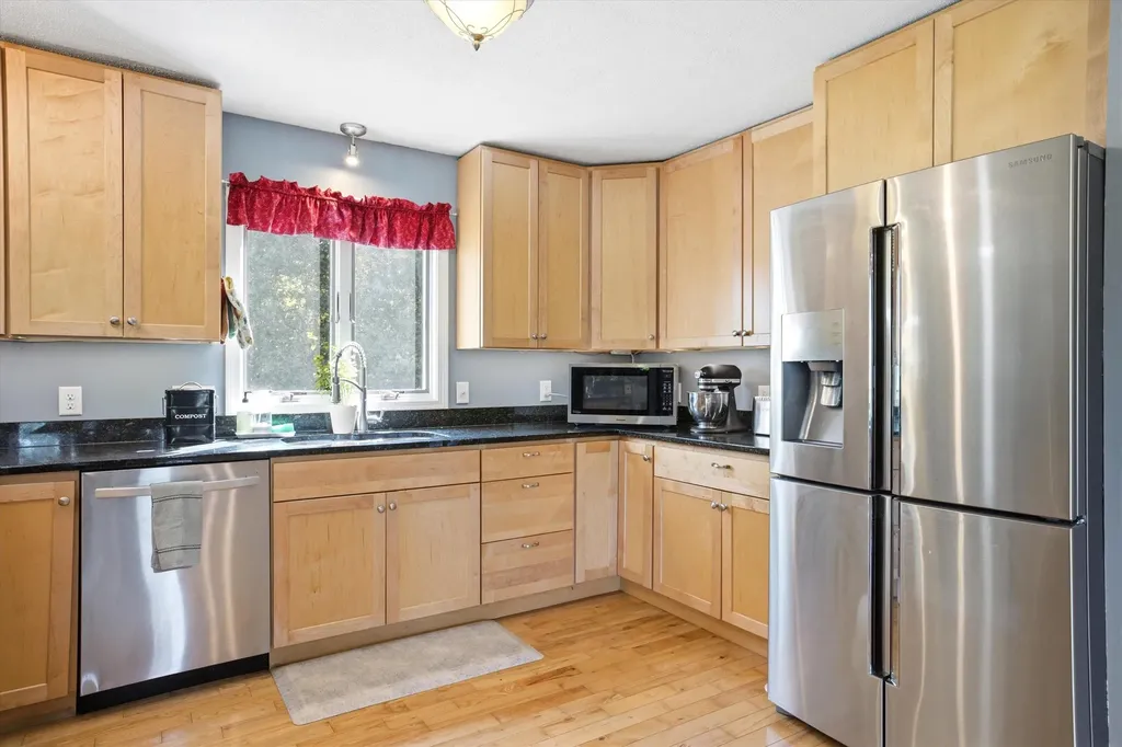 32 Buckingham Place Lebanon NH 03766