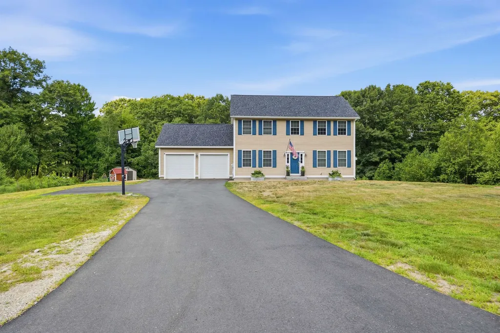 34 Dunbarton Center Road Bow NH 03304