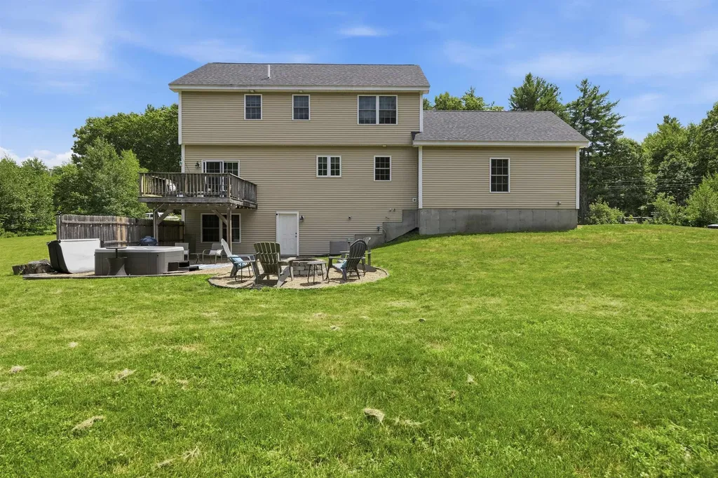 34 Dunbarton Center Road Bow NH 03304