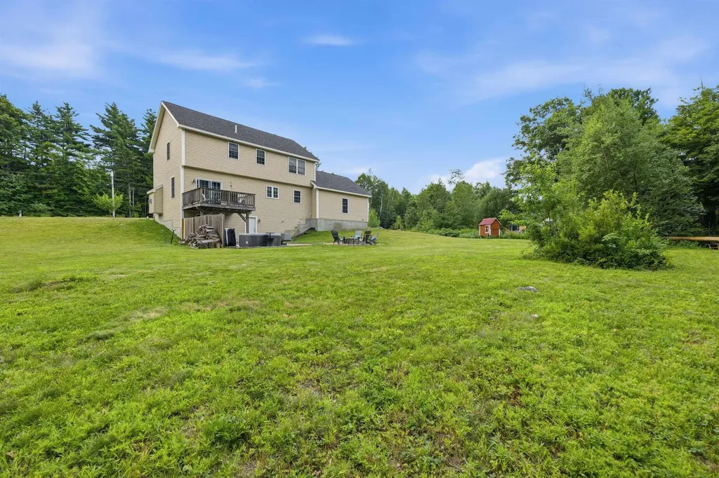 34 Dunbarton Center Road Bow NH 03304